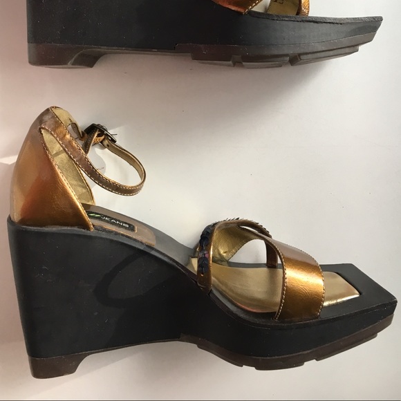 DKNY golden high heel / platform shoes - Picture 6 of 7